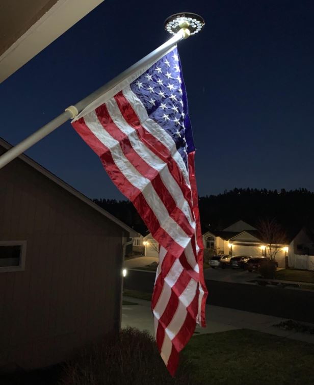 What Is a Solar Top Flag Pole Light?
